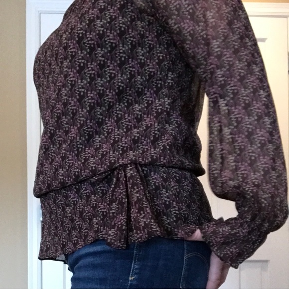 Ann Taylor Blouse.  Blouson style.  Size 6 - Picture 3 of 9